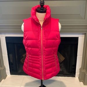 Lilly Pulitzer size large puffer vest NWT color is pomegranate double zipper 🌸